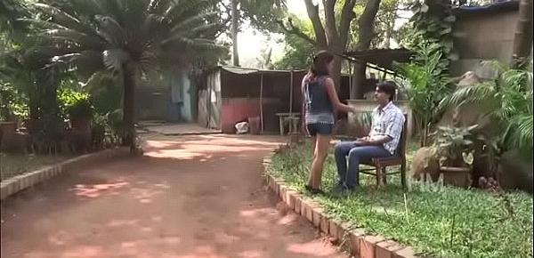  Indian Hot Girl Romance With Unknown Guy In Park